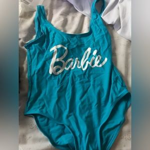 I bought the wrong size it’s a medium I needed a large brand new never been worn